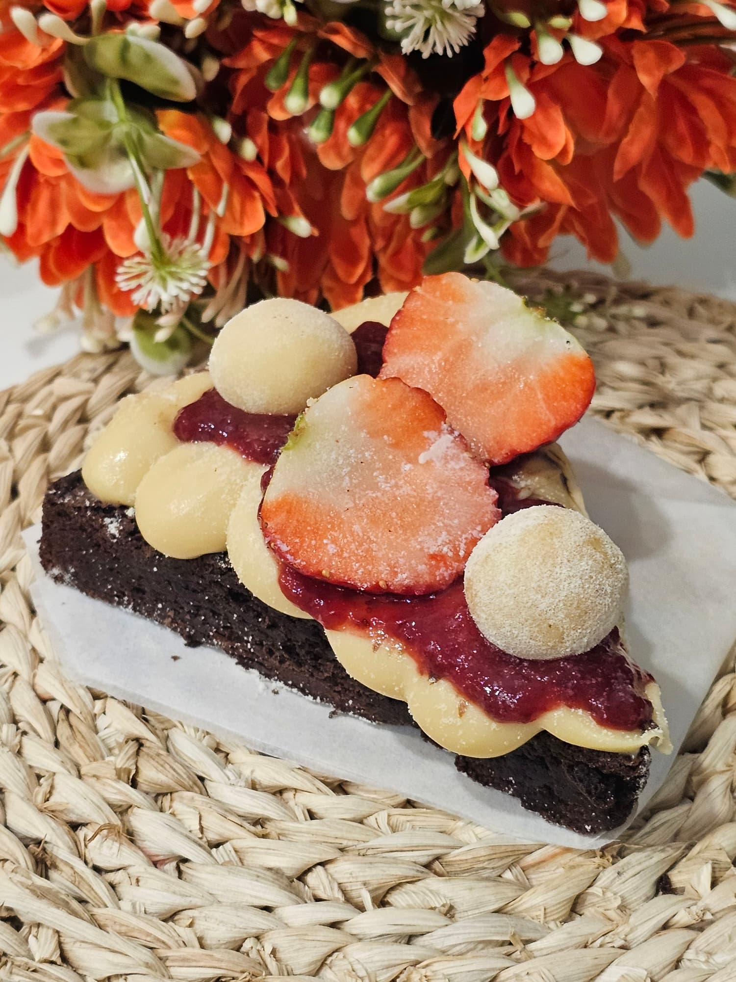Fatia Brownie Nido com Morango